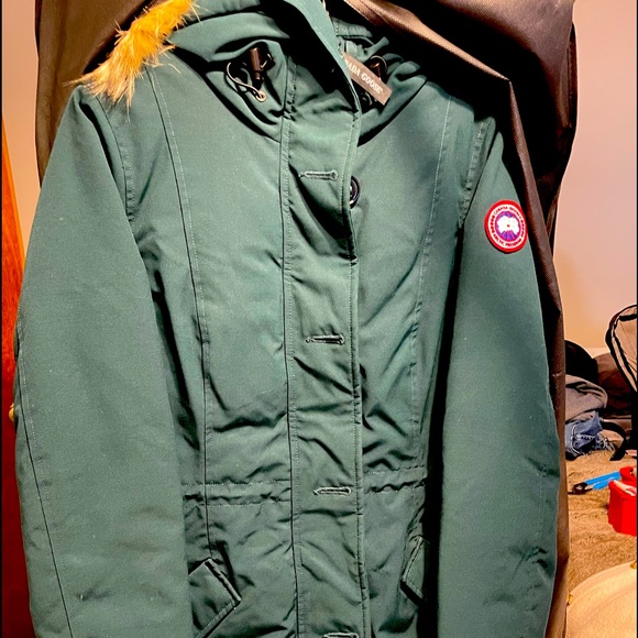 COPY - Canada goose rossclair coat in algonquin green. Immaculate condition - Picture 3 of 10